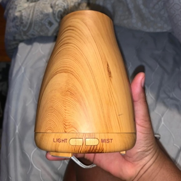 Essential Oil Diffuser - Picture 3 of 6